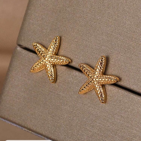 Shell earrings - Picture 3 of 5